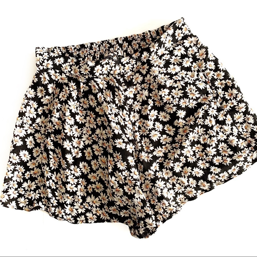 Topshop Womens 6 Black Daisy Floral Elastic Waist Shorts
